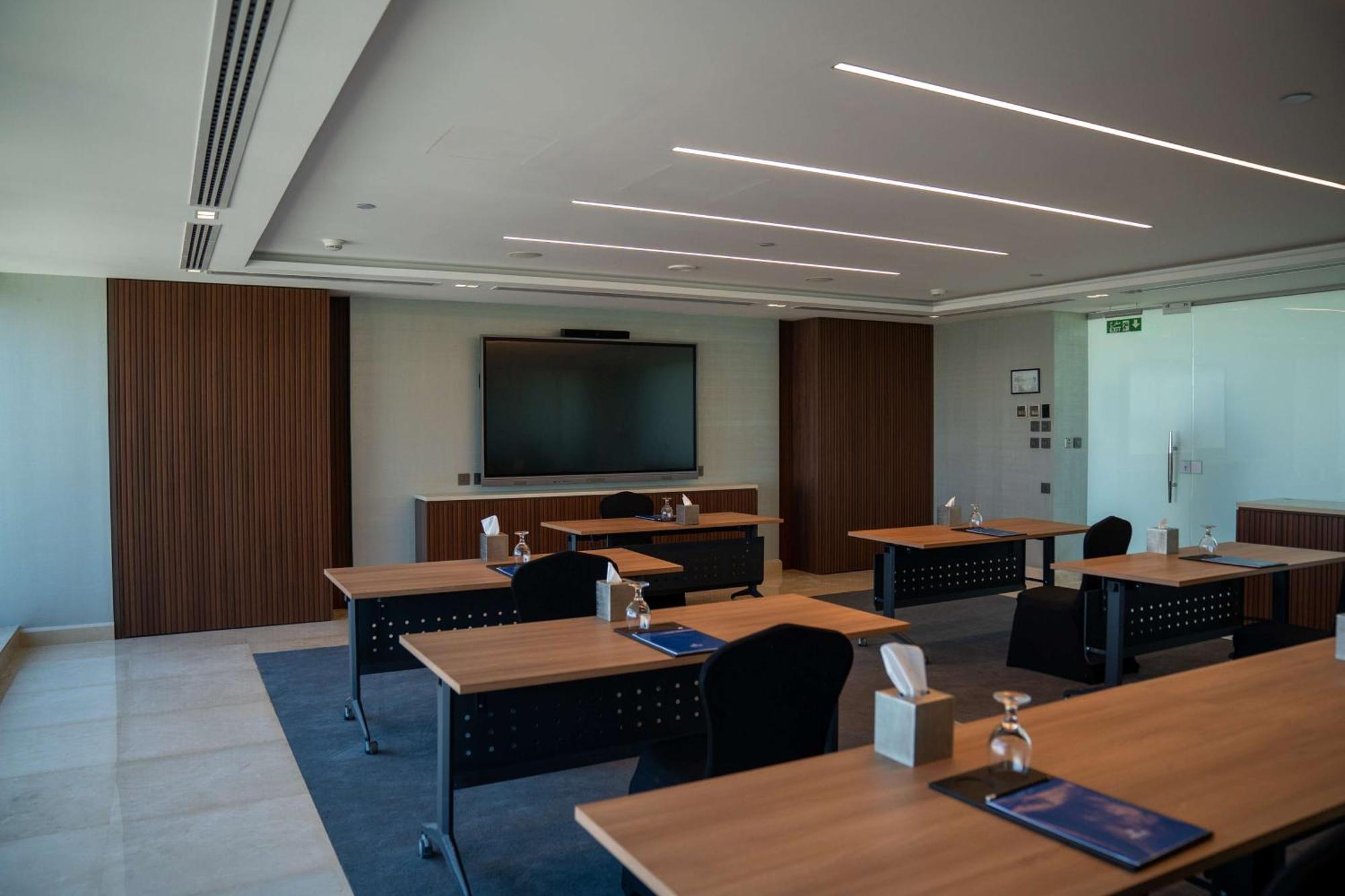 Готель Hilton Амман Екстер'єр фото A classroom at the University of Dubai