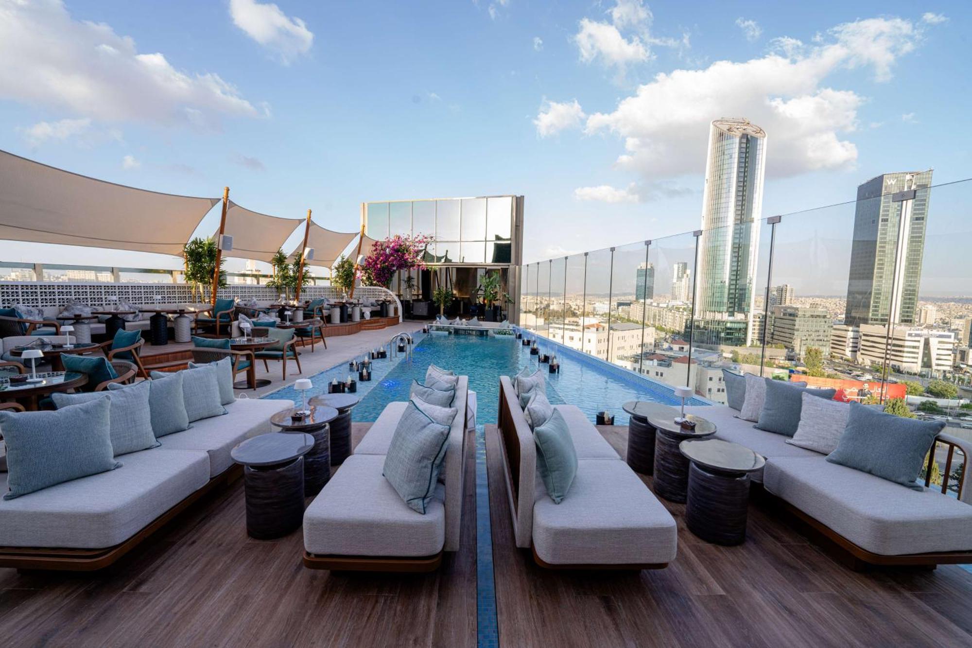Готель Hilton Амман Екстер'єр фото The View Rooftop Lounge